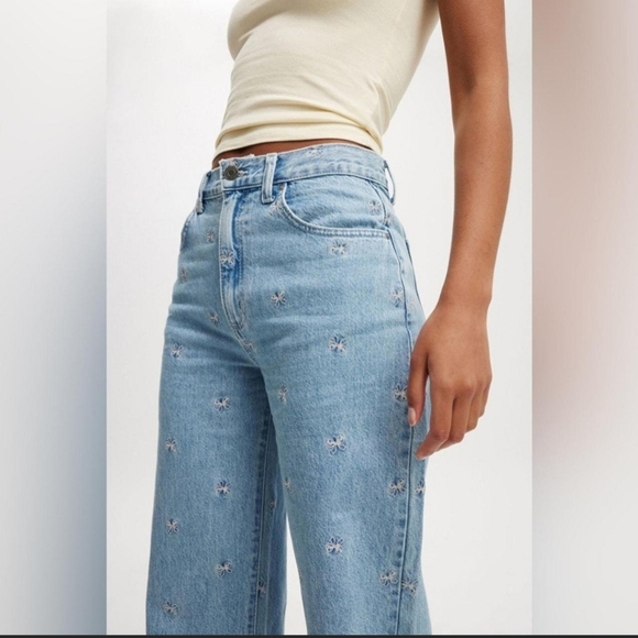 Cotton On Pink Bow Embroidered Loose Straight Jeans - Picture 3 of 8